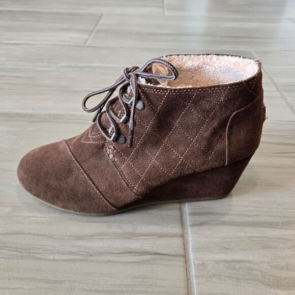 NWOB TOMS Desert Wedge Suede Lace-Up Ankle Boots, Sherpa Lined, Sz 8.5 - Picture 6 of 6
